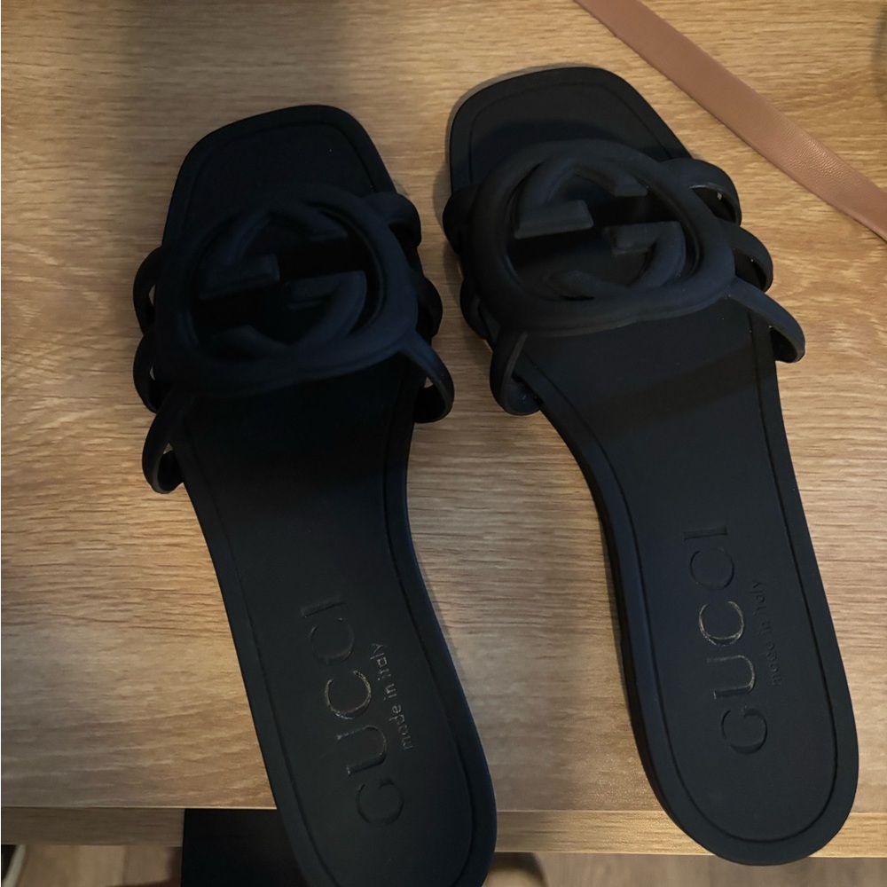 Gucci Women's Black Logo Slide Sandals